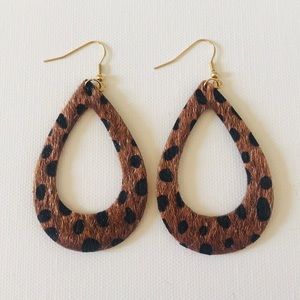 Leather Teardrop Earrings ❤️